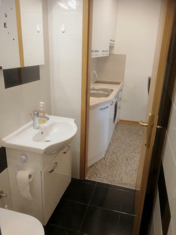 Apartma Rok Ankaran Buitenkant foto